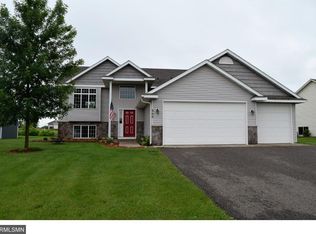 909 Cole Ave, Montrose, MN 55363