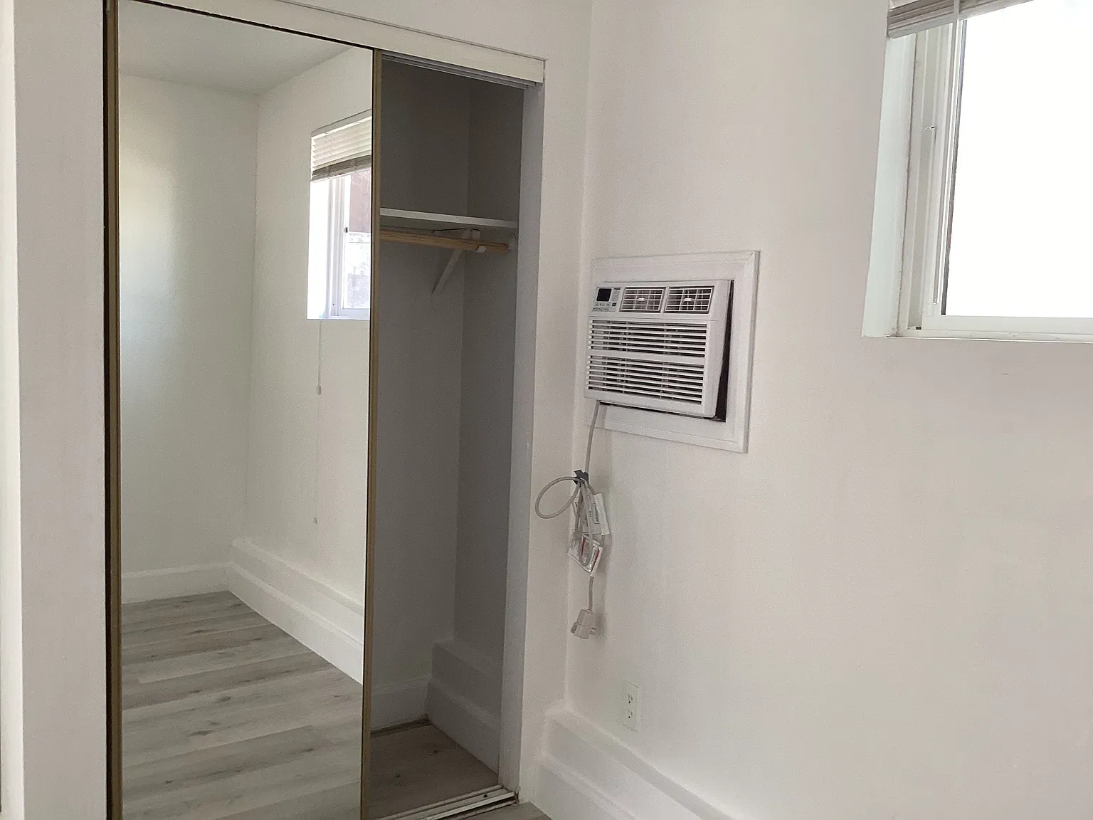 1 bed, 400 sqft, $2,300 — Photo 4