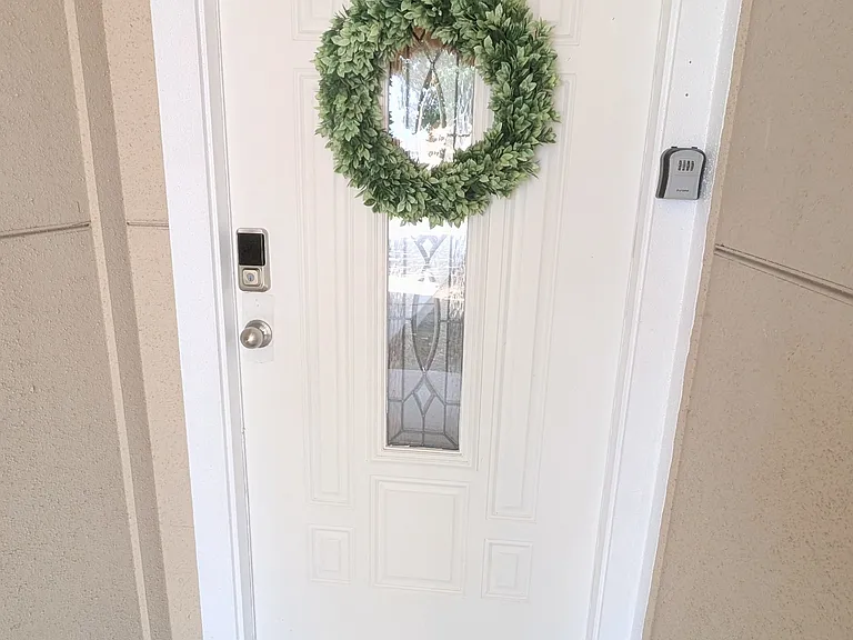 523 Solomon Ln — Photo 3