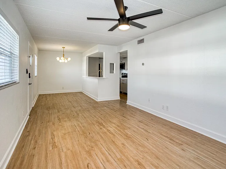 Soho Apartments — Photo 10