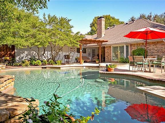 3rd image of 2932 Knollwood Dr