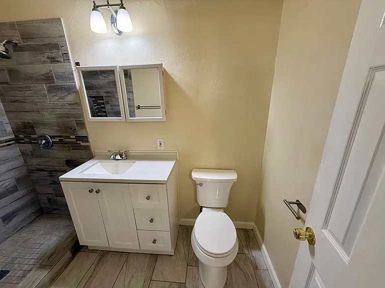4901 Frink Ave — Photo 23