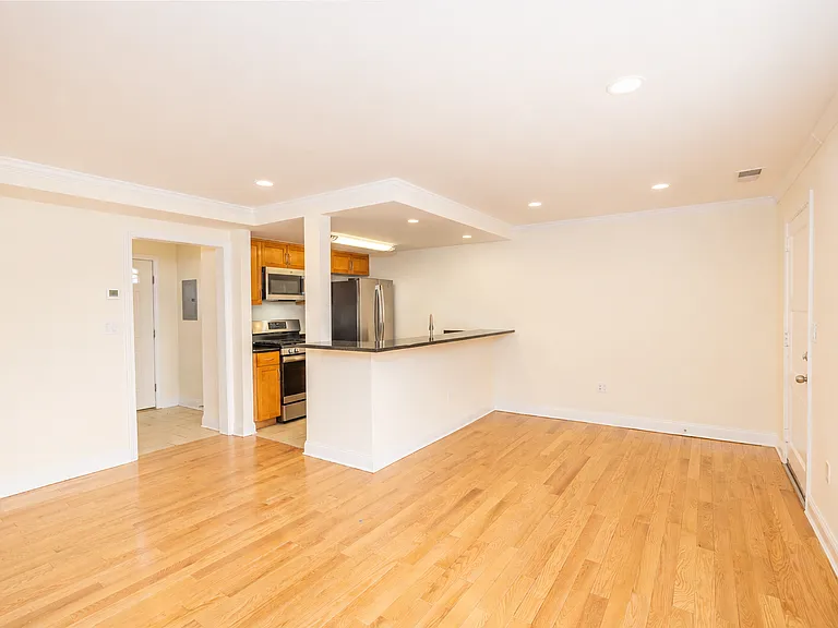 174 Sherman Rd — Photo 3