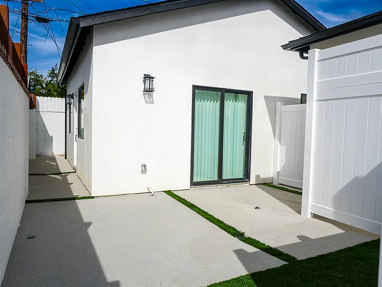6453 Amigo Ave — Photo 2