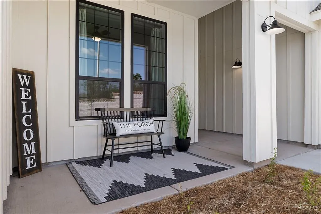 4 bed, 3.0 bath, 2706 sqft, $4,000 — Photo 2