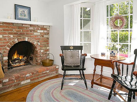 4th image of 216 N Primrose Ave