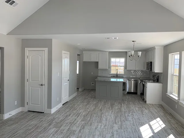 430 W Morgan St — Photo 2
