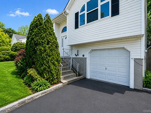 4th image of 57 Woodycrest Drive