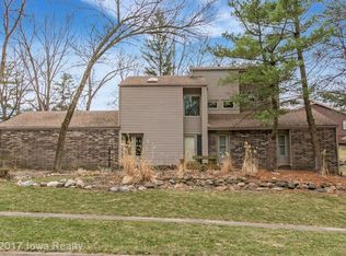 1518 Pleasant View Dr, Des Moines, IA 50315