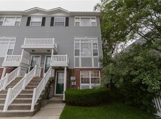 121 Admiral Ct, Bronx, NY 10473