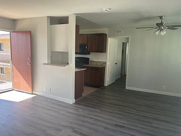 2nd image of 8520-1 Cedros Ave #310