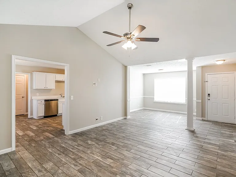 1312 S Hampton Ct — Photo 4