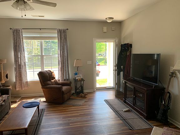 2nd image of 823 Lacebark Dr