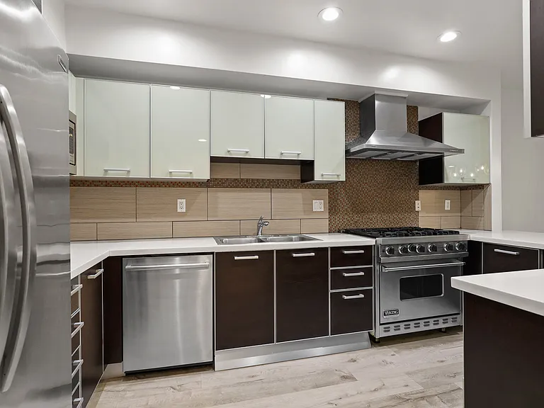 Large-Size Kitchen with Energy-Efficient Appliances