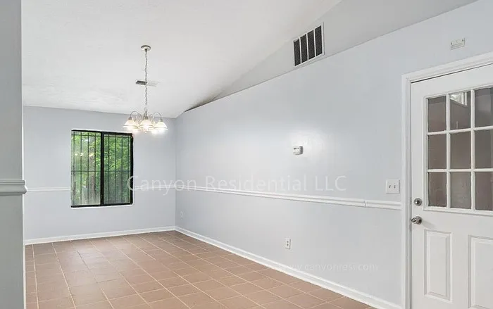 5825 Vernier Dr — Photo 4