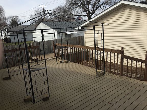 Large Composit Deck 