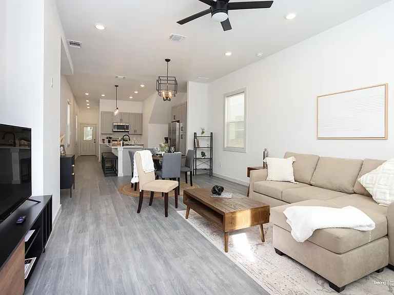 1727 E Crockett St — Photo 31