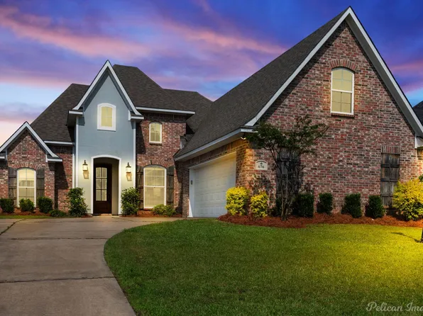 676 Lessie Dr, Stonewall, LA 71078