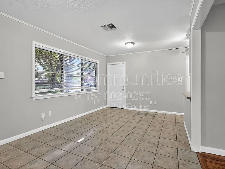3828 Avenue N — Photo 9