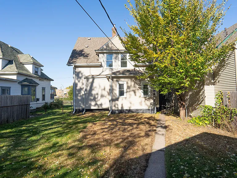 1606 Concordia Ave — Photo 1