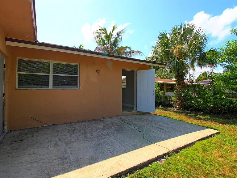 1045 Miami Blvd #A — Photo 23