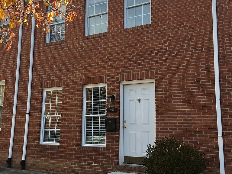 931 N Central Ave — Photo 1