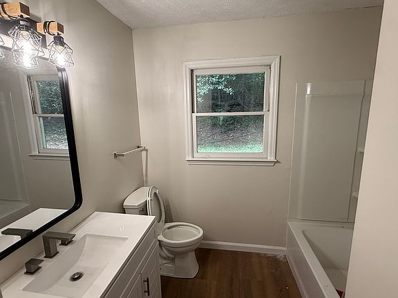 5th image of 426 Freeman Dr