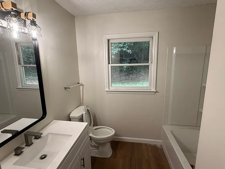 426 Freeman Dr — Photo 5