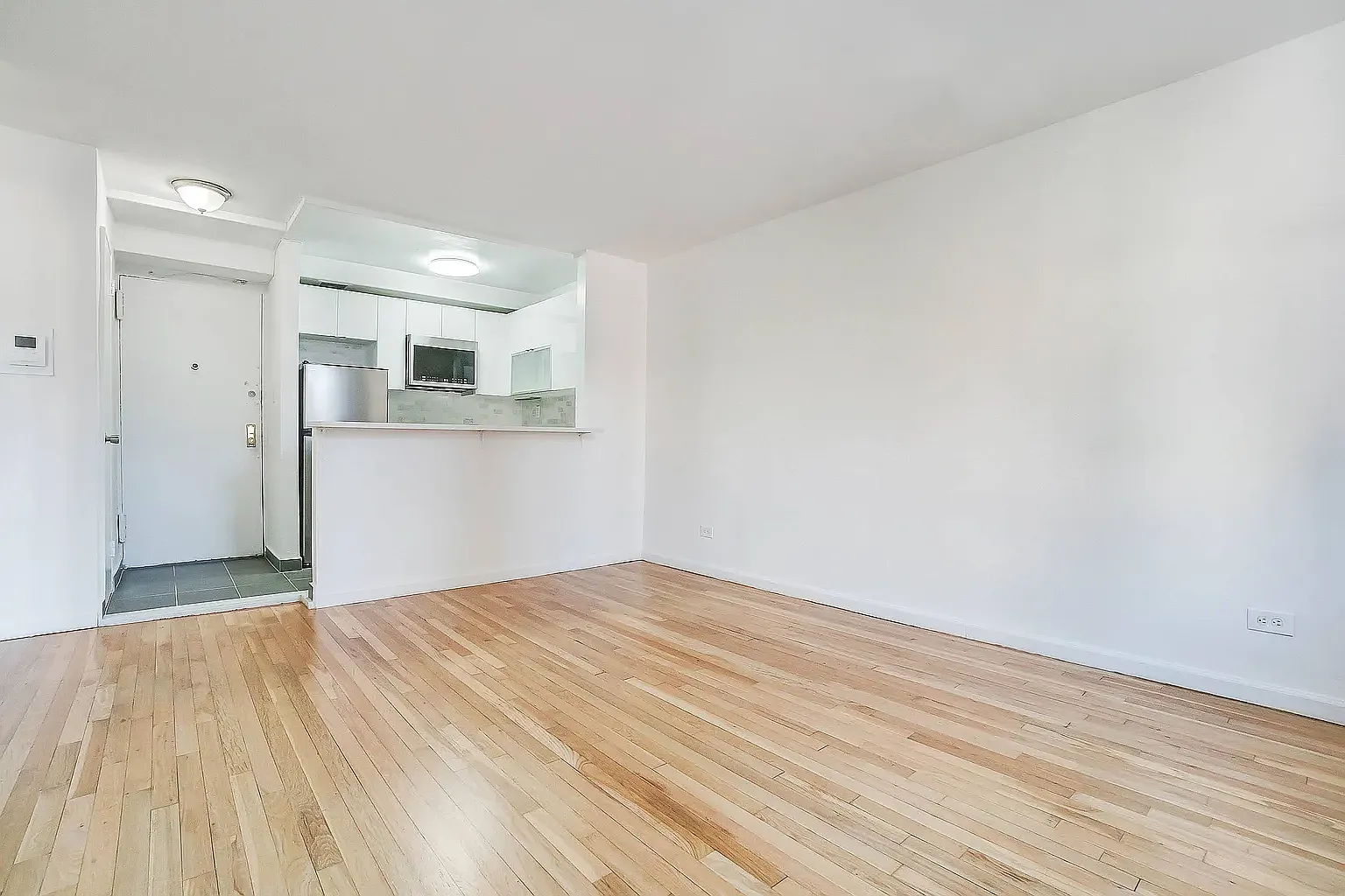 530 2nd Avenue — Photo 2