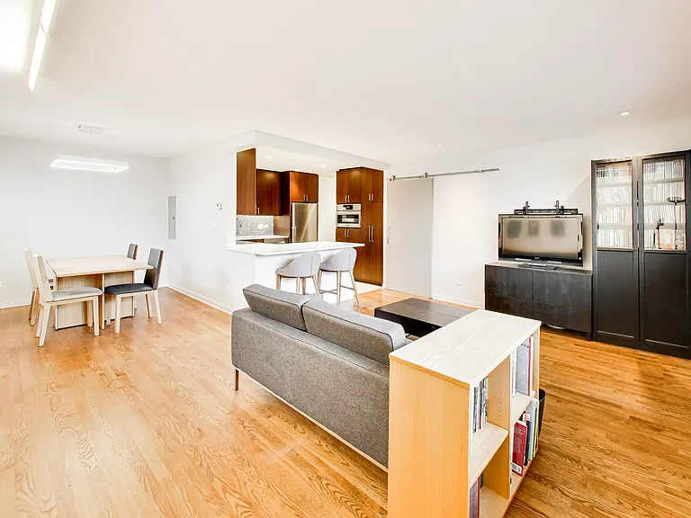 2722 Central St #4S — Photo 18
