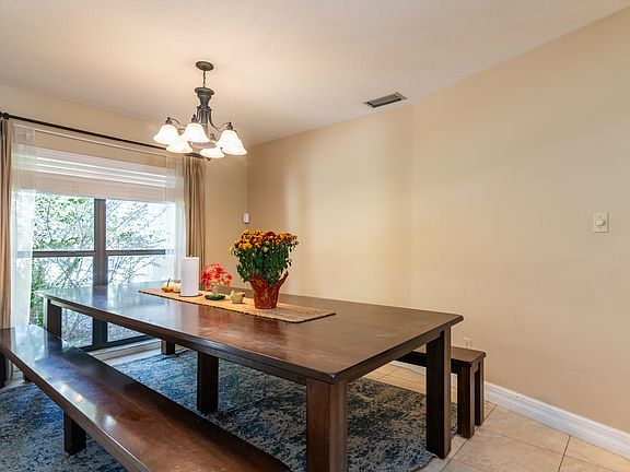 915 Woodleaf Way Tampa-4_11132025