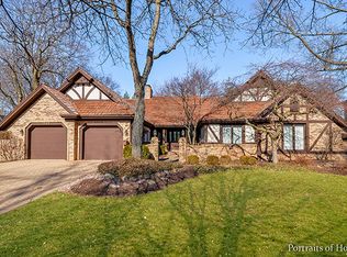 642 Maplewood Dr, Wheaton, IL 60189