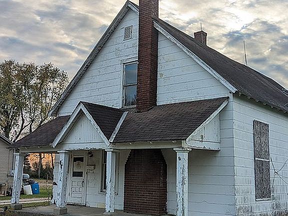 3rd image of 109 N Jefferson St