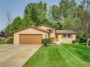 2693 Serra Vista Dr, Stow, OH 44224