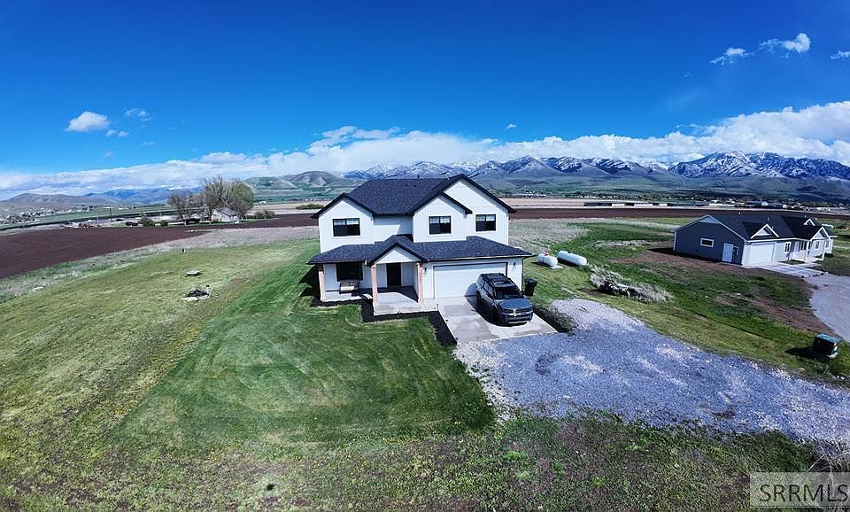 1st image of 3607 S Parkinson Rd