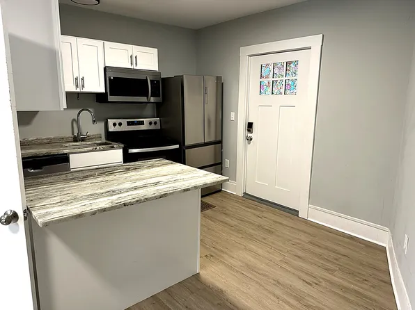 23 Oak St, Dover, NH 03820