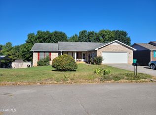 2111 Raulston View Dr, Maryville, TN 37803