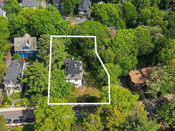 5th image of 212 Chestnut Ave
