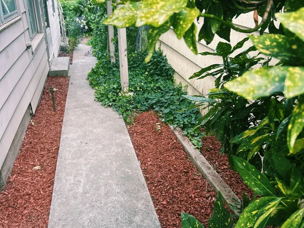 2/1 in a triplex in downtown Dunsmuir, 5420 Shasta Ave #A, Dunsmuir, CA 96025