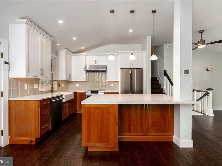 102 Sycamore Rd — Photo 8