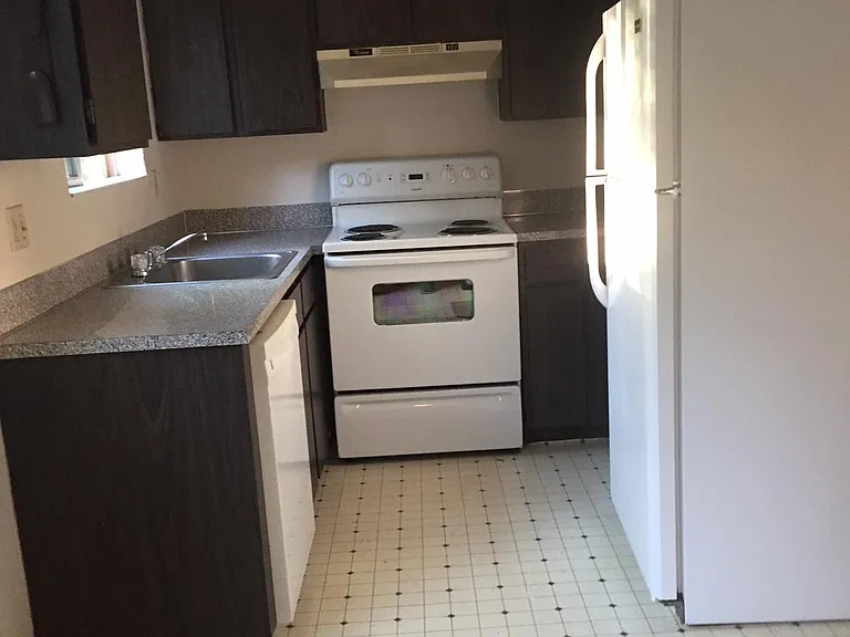 525 NE 104th St #5 — Photo 7