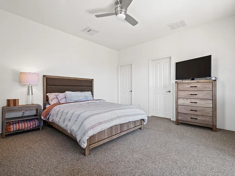 282 E Croydon Park Rd — Photo 37