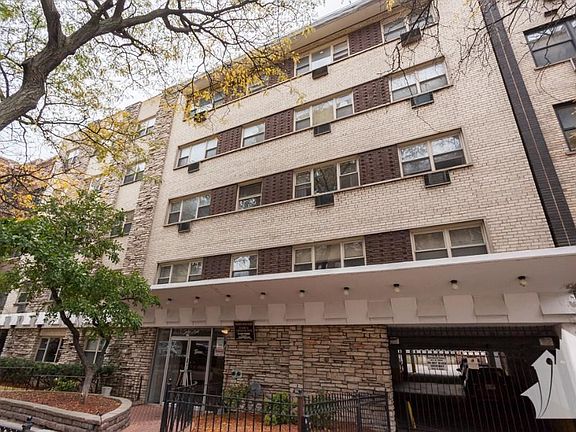 5th image of 535 W Briar Pl APT 353