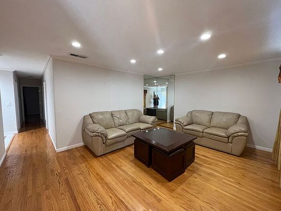 3rd image of 788 Mahogany Ln