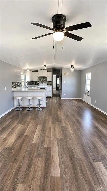 2 bed, 2.0 bath, 1056 sqft, $850 — Photo 2