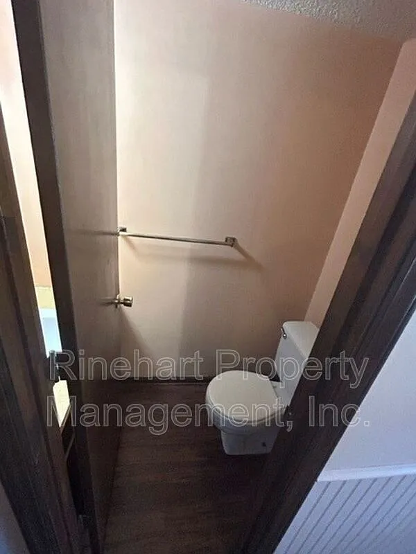 2 bed, 1.5 bath, 992 sqft, $1,325 — Photo 4