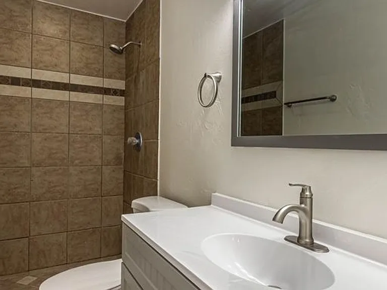 610 E Waverly St #1 & 2 — Photo 19