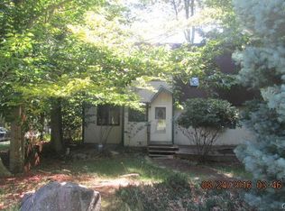 8458 Bear Trail Dr, Tobyhanna, PA