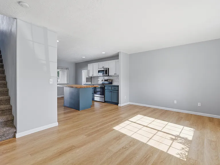 7610 S Dour St — Photo 5
