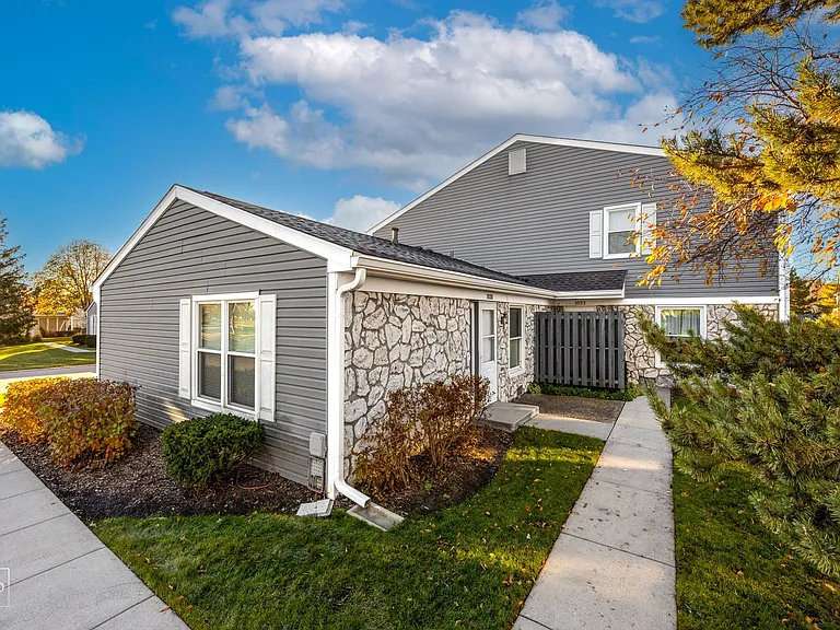 1030 Brunswick Hbr — Photo 1
